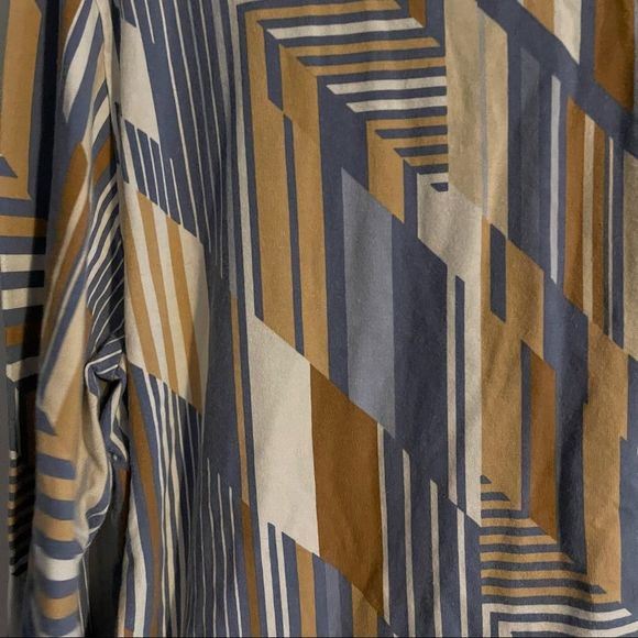 ✨Ruby Rd. NWOT 3/4 Sleeve Tan, Blue & White Blouse Chevon Stripe Studded Top ✨ - Picture 7 of 9